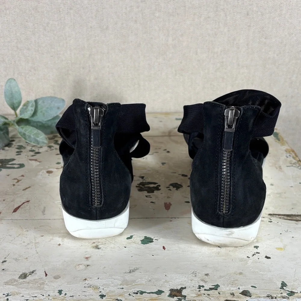 Eileen Fisher > Black and White Women's Sandals 9